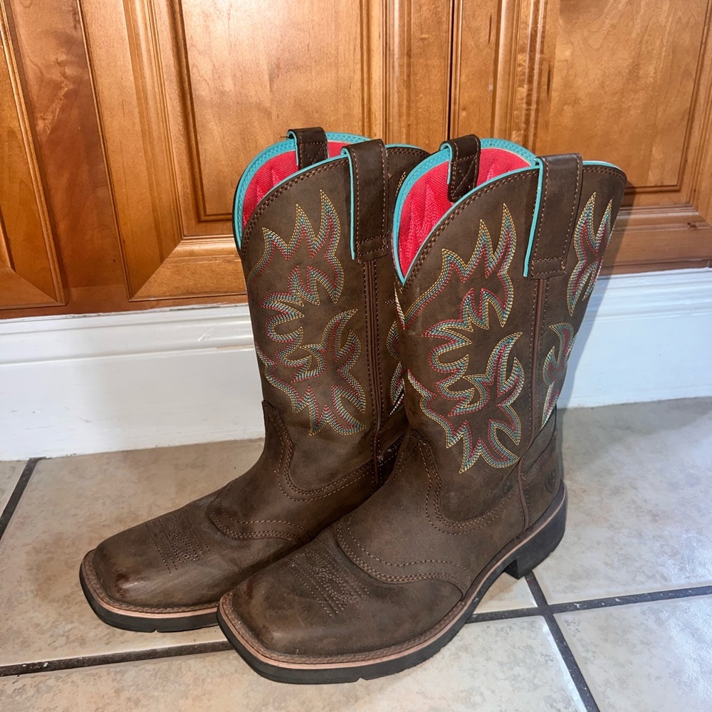 Ariat Delilah women’s square toed boots